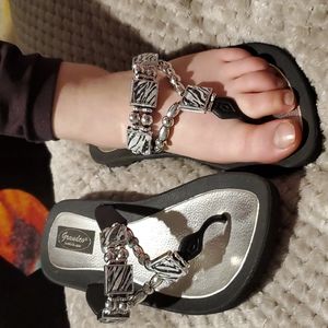 Black and silver Size 7 Grandco sandals